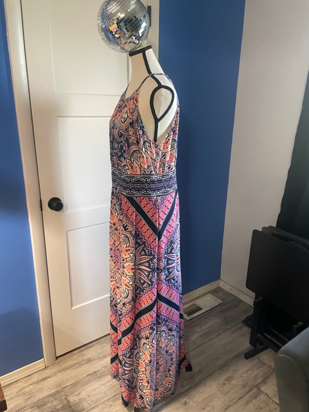 London Style Pink & Navy Paisley Halter Maxi Dress - Picture 4 of 5